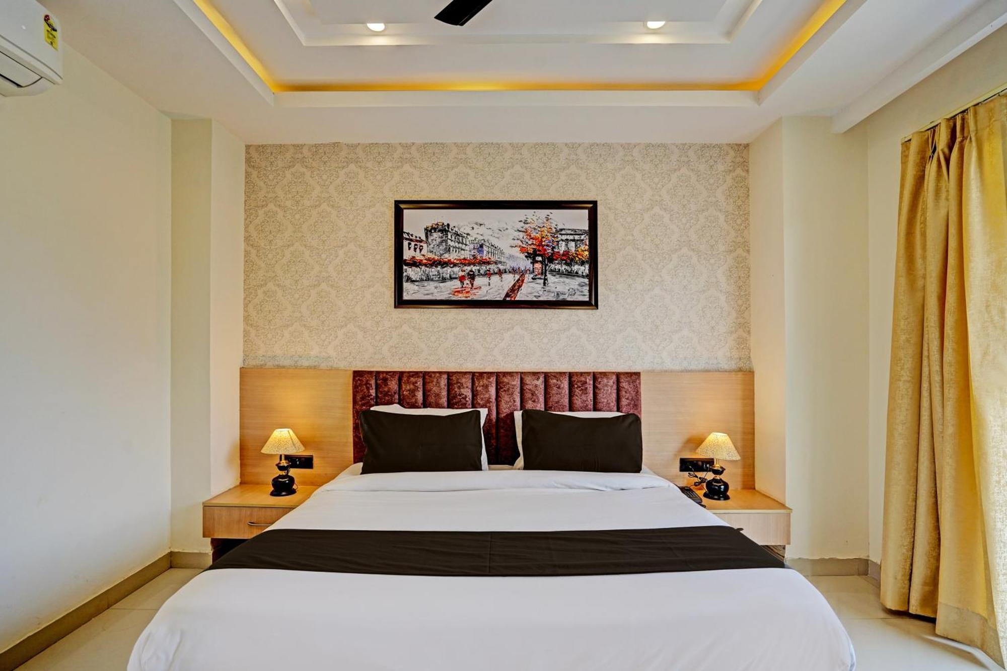 Max City A Family Near Igi Airport Delhi 4*